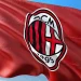 Bendera dan Logo AC Milan berkibar sebagai penanda kembalinya Il Rossoneri ke pentas Champions League/tugu jatim