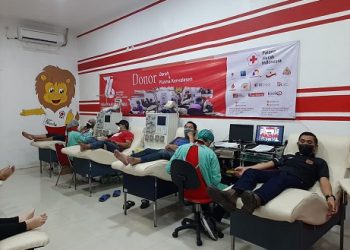 Kegiatan donor darah dan screening donor plasma konvelesen di UDD PMI Kota Malang./tugu malang