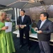 Duta besar Indonesia untuk Swiss, Muliaman Hadad (kanan), berbincang bersama Nicole Hoch (kiri), perwakilan Living Dream/tugu malang