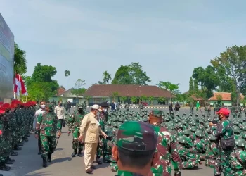 Prabowo Kunjungi Siswa Komcad di Dodikjur Rindam V/Brawijaya
