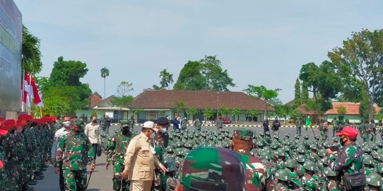 Menhan RI, Letjen TNI Purn Prabowo Subianto, dalam kunjungannya di Dodikjur Rindam V/Brawijaya, Kota Malang. Foto: Istimewa