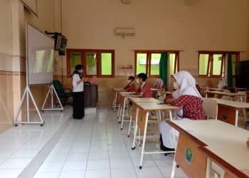 Pelaksanaan pembelajaran tatap muka di SMPN 5 Kota Malang. Foto: M Sholeh