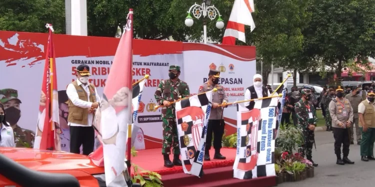Peluncuran 20 mobil masker gratis untuk warga Malang Raya. Foto: Rizal Adhi