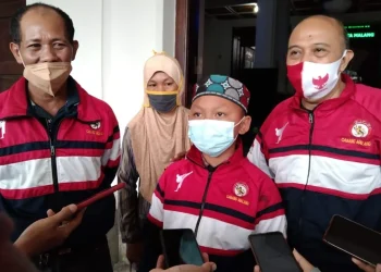 Anak Viral Bawa Piala Karate dengan Sepeda Pancal Ingin Jadi Polisi