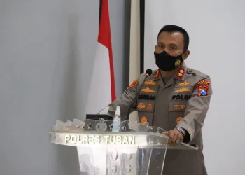 Ingat Pertanggungjawaban di Akhirat Berat, Kapolres Tuban AKBP Darman Menangis di Depan para Anggota