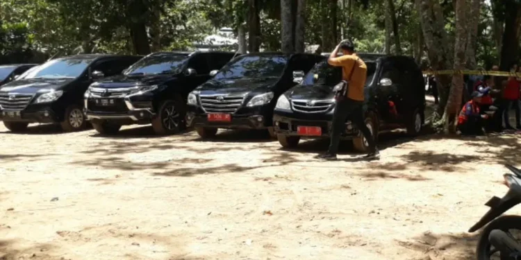 malang - Rombongan Pemkot Malang Terancam Sanksi Jika Terbukti Paksa Masuk Pantai Kondang Merak
