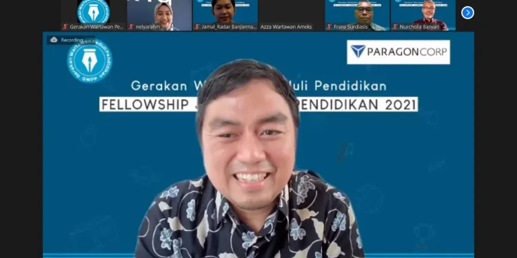 CEO PT Paragon Technology and Innovation, Salman Subakat saat Kick Off Fellowship Jurnalisme Pendidikan Batch 3 yang digelar secara virtual, pada Selasa (21/9/2021). Foto: tangkapan layar