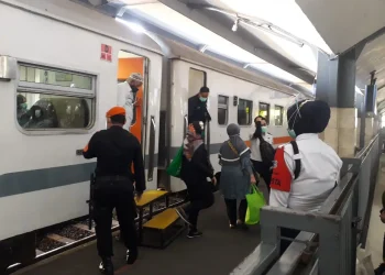 Kereta Api Lokal Kembali Beroperasi di Daop 8 Surabaya