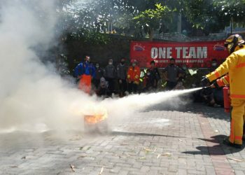 Berkaca dari Tragedi di Tangerang, Petugas Lapas Perempuan Malang Jalani Simulasi Kebakaran