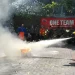 Berkaca dari Tragedi di Tangerang, Petugas Lapas Perempuan Malang Jalani Simulasi Kebakaran