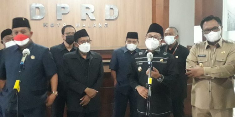 Wali Kota Malang, Sutiaji menyampaikan permohonan maaf terkait rombongan gowes ke Pantai Kondang Merak. Foto: M Sholeh