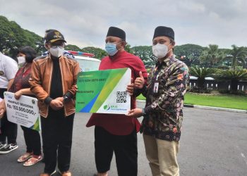 Penyerahan CSR kepada Pemerintah Kota Malang. Foto: Feni Yusnia