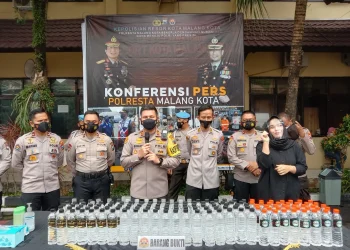 Polisi Gagalkan Penyelundupan Ribuan Botol Arak Bali