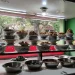 Rumah makan Padang yang ada di Jalan M.T. Haryono, Dinoyo, Kota Malang sudah mulai ramai pembeli/tugu malang