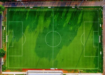 Lapangan adalah medan bagi para analis sepak bola