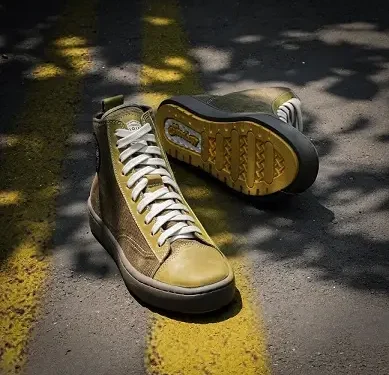 Perang sneakers lokal di dunia fashion Indonesia semakin menggeliat
