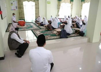 Dewanti meninjau sekolah tatap muka