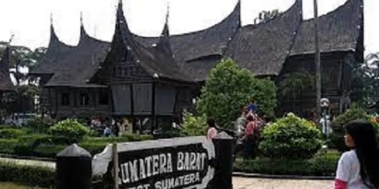 Taman Mini Indonesia Indah, sebagai salah satu lokasi wisata yang dibuka untuk uji coba/tugu malang