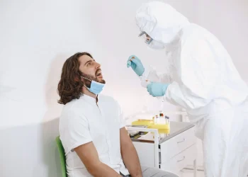 Ilustrasi Swab Test Antigen