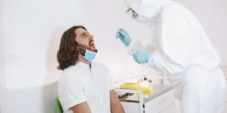 Ilustrasi Swab Test Antigen