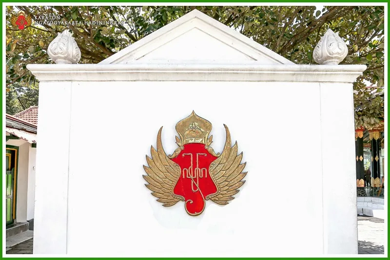 Lambang Praja Cihna. (Foto: Website Kratonjogja/Tugu Malang)