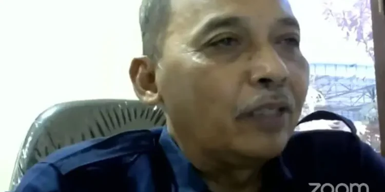 Wakil Rektor 3 Unipma, Drs R Bekti Kiswardianta MPd saat membuka webinar pada kamis (21/10/2021)/tugu malang