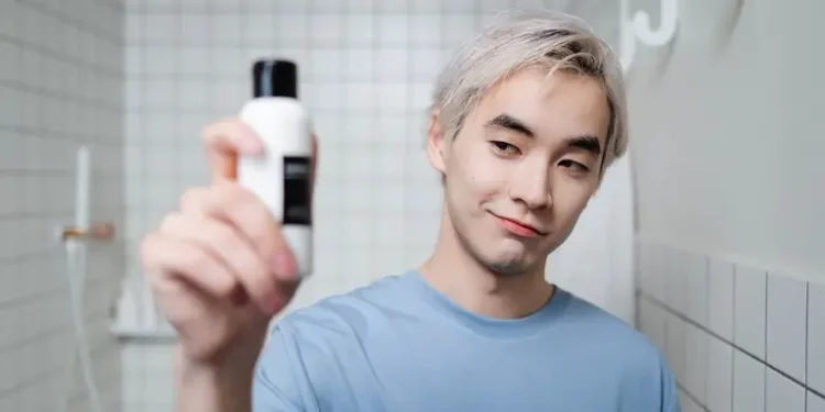Ilustrasi produk skincare khusus pria.