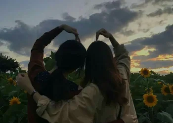 INFJ memiliki hubungan yang mendalam dalam persahabatan./tugu malang