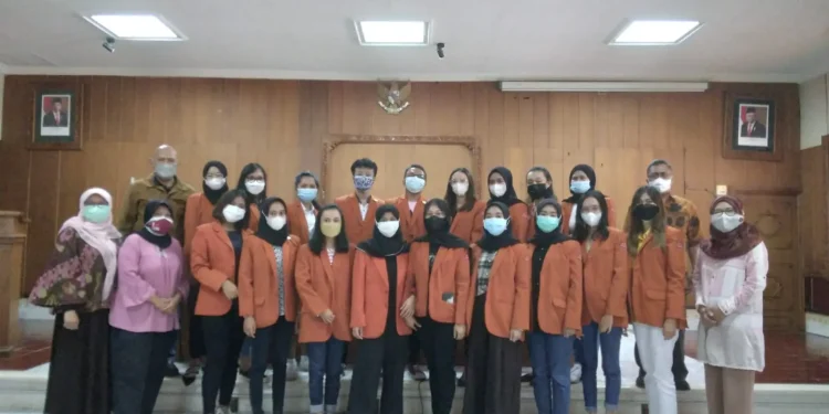 Pelepasan kegiatan Magang Mahasiswa STIE Malangkucecwara (ABM). Foto: Feni Yusnia