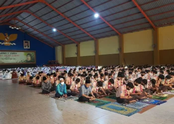 siswa - Bentuk Karakter Siswa, SMAN 1 Turen Gelar Jumat Berkah