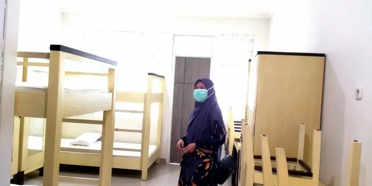 perawat - Suka Duka Perawat di Isoter Kota Batu: Rawat Pasien yang Ingin Bunuh Diri