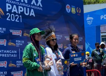 Nafa Amadea, Atlet Selam Kota Batu (baju hijau) kembali memboyong medali perak di nomor Selam Laut Individual 3.000 meter di ajang PON XX Papua 2021. Foto: KONI Kota Batu