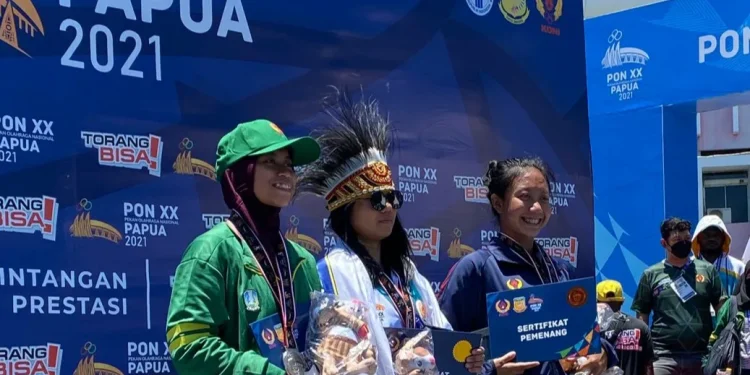atlet - Nafa Amadea, Atlet Selam asal Kota Batu Kembali Boyong Medali Perak di PON XX Papua