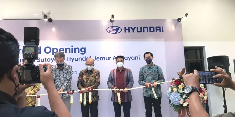 hyundai - Perkuat Kehadiran Hyundai di Jatim, PT HMID Resmikan 2 Dealer Baru