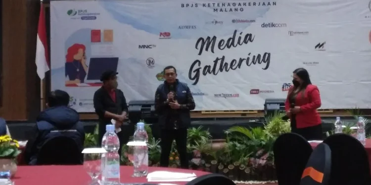 BPJS - Kenali Perbedaan BPJS Ketenagakerjaan dengan BPJS Kesehatan