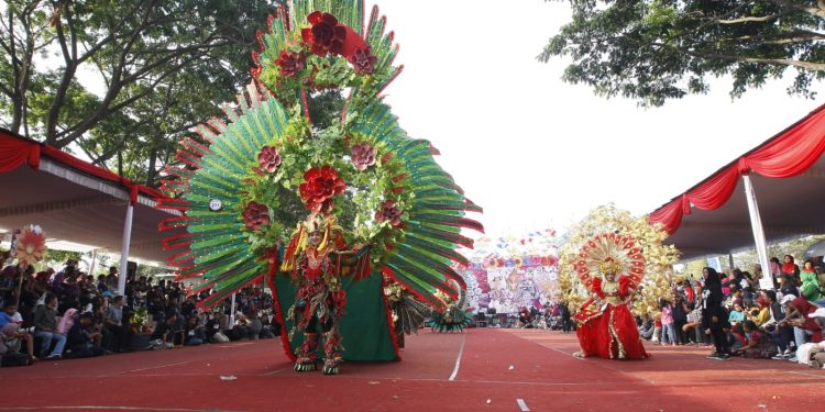 Malang Flower Carnival yang diselenggarakan di Jalan Ijen Kota Malang sebelum adanya pandemi COVID-19. Foto: Ben