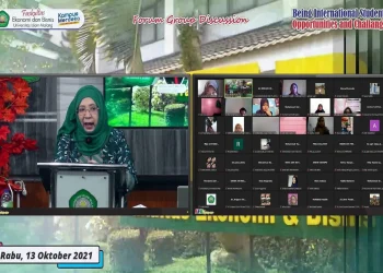 Unisma - Dekan FEB Unisma Lepas 16 Mahasiswa Kredit Transfer Internasional ke Rusia dan Malaysia