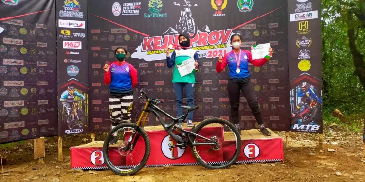 atlet - Atlet ISSI, Andhien Rahmadhani Persembahkan Medali Emas di Hari Jadi Kota Batu