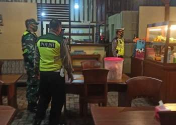PPKM - Ingatkan Masyarakat Terkait PPKM Level 2, Tim Gabungan Gelar Operasi Malam