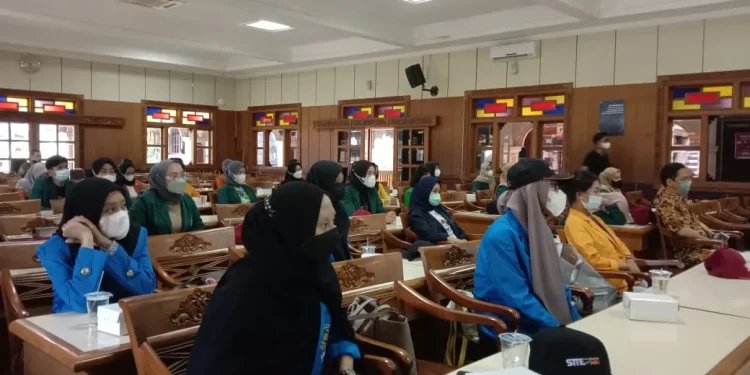 Pengenalan dan penyambutan 22 mahasiswa MBKM di STIE Malangkucecwara. Foto: M Sholeh