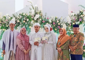santri - 2 Santri Memilih Menikah di Peringatan Hari Santri Nasional