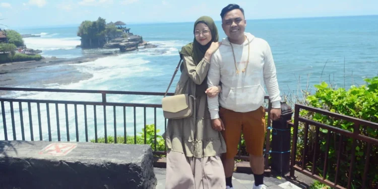 Irfan dan Nana saat bulan madu di Bali. Foto: dok