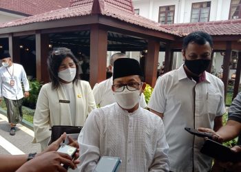 Wali Kota Malang, Sutiaji menanggapi instruksi penurunan harga tes PCR. Foto: M Sholeh