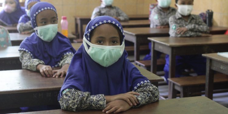 Siswa di Kota Malang menjalani pembelajaran tatap muka. Foto: Rubianto