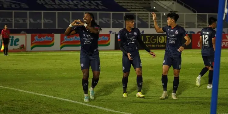 Perayaan Kemenangan Arema FC melawan Persela Lamongan. Foto: Media Officer Arema FC