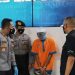 Wahyu K (25), pelaku penganiayaan Balita di Kota Baru saat diinterogasi oleh polisi pada Rabu (27/10/2021)