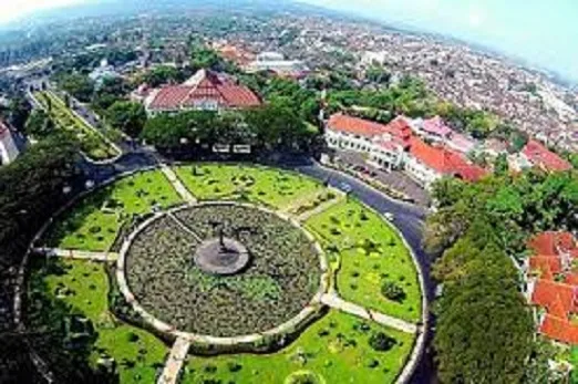 Balai Kota Malang dari udara