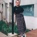 Influencer Marlo mengenakan batik dengan style kekinian/tugu malang