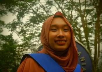 Momen kelulusan yang dinantikan./tugu malang