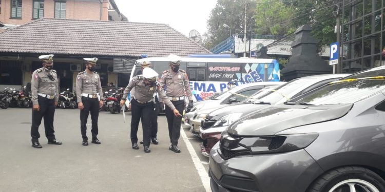 Polresta Malang Kota lakukan penahanan pada mobil yang kena gerebek